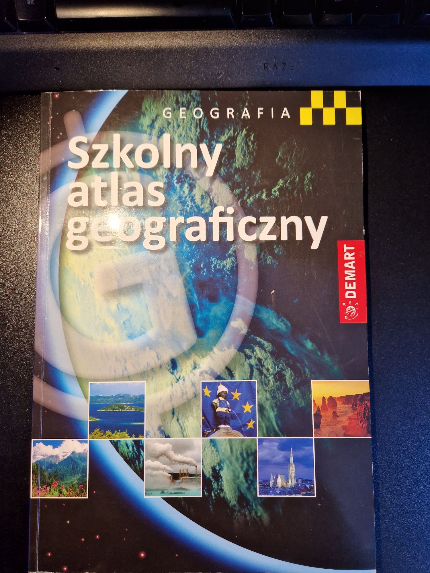 Szkolny Atlas geograficzny (Demart) Stan jak nowy