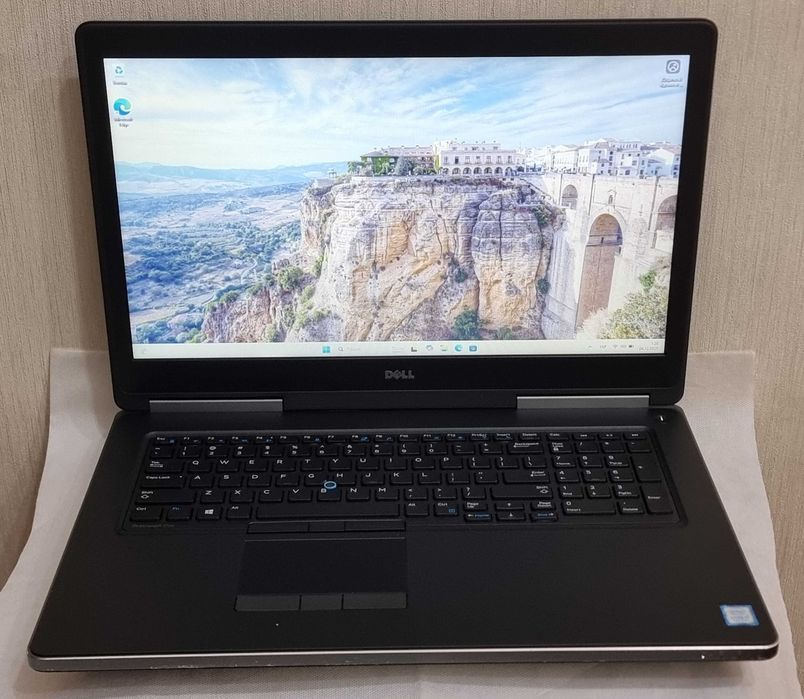 Dell Precision 7720 I7-7820HQ 16Гб DDR4 128/500Гб NVidia 4Гб нова бат.