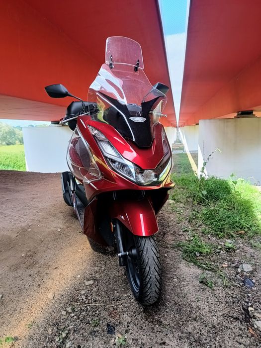 Honda PCX 125 pierwszy właściciel, stan jak z salonu.
