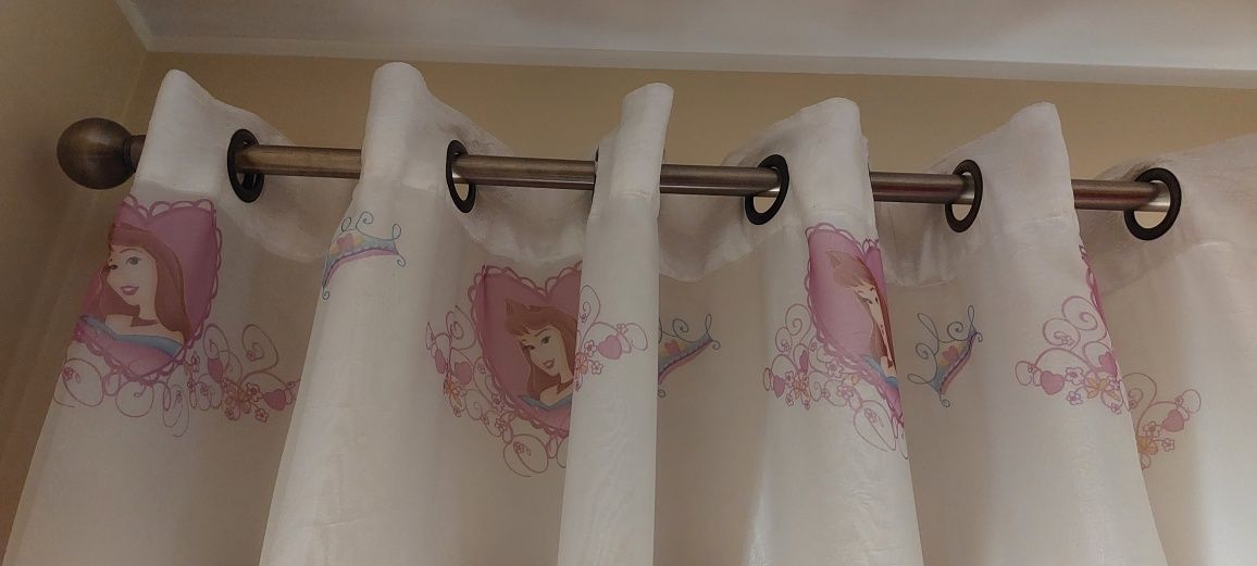 Cortinados para quarto de criança (princesas da Disney)