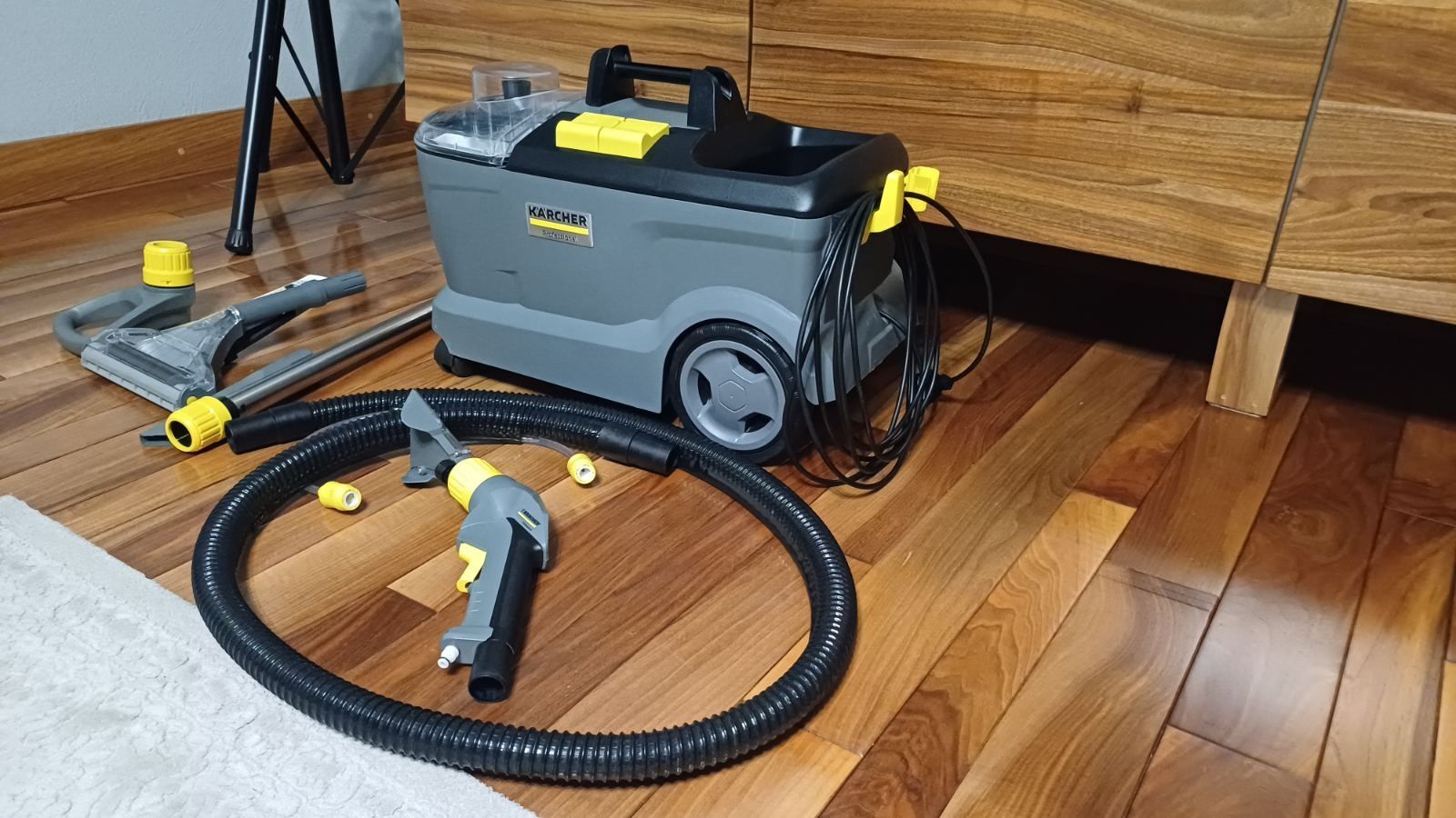 Пилосос KARCHER Puzzi 10/1