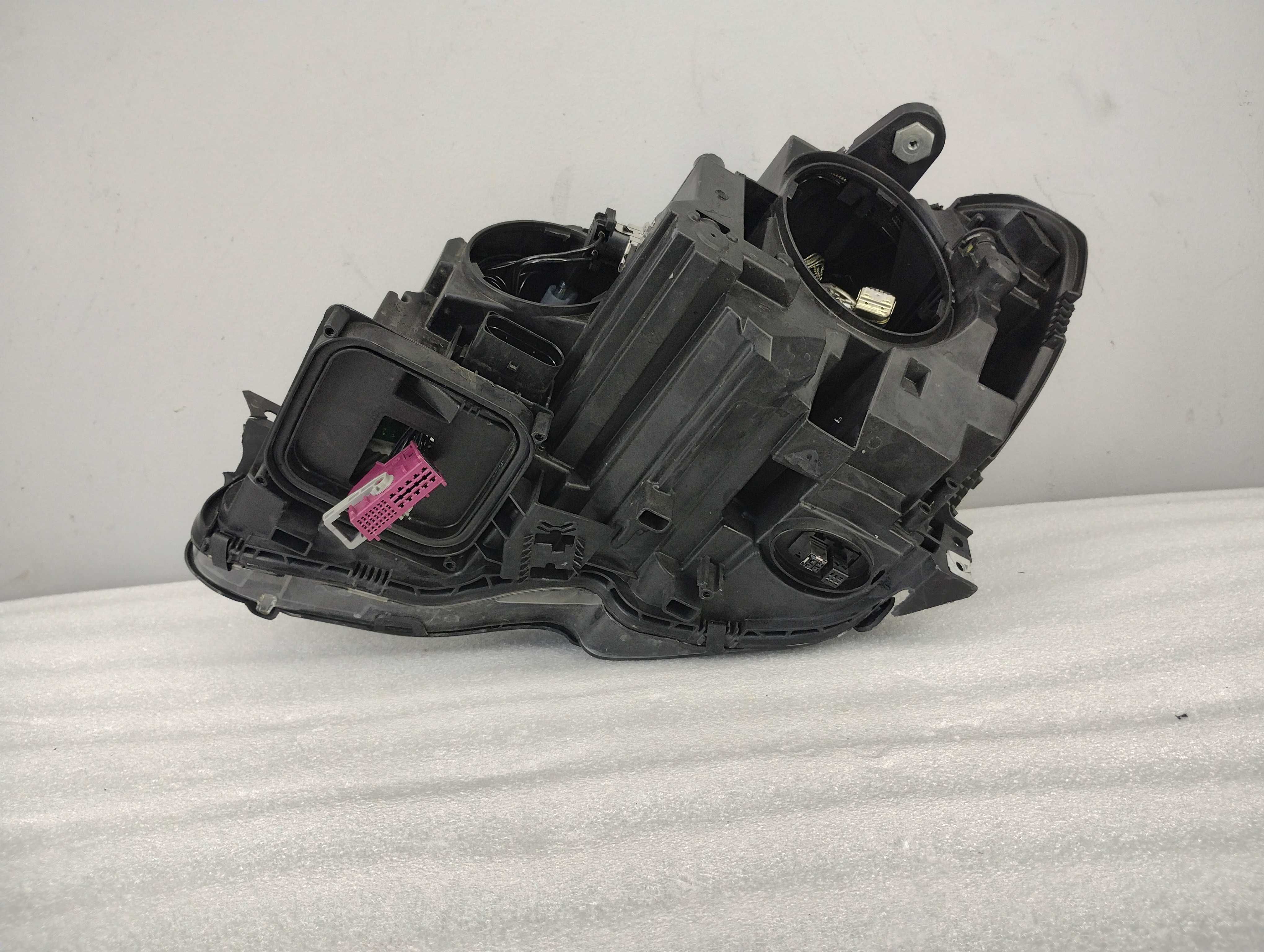 Lampa Reflektor Prawy Mercedes C-Klasa W204 Lift XENON EU!