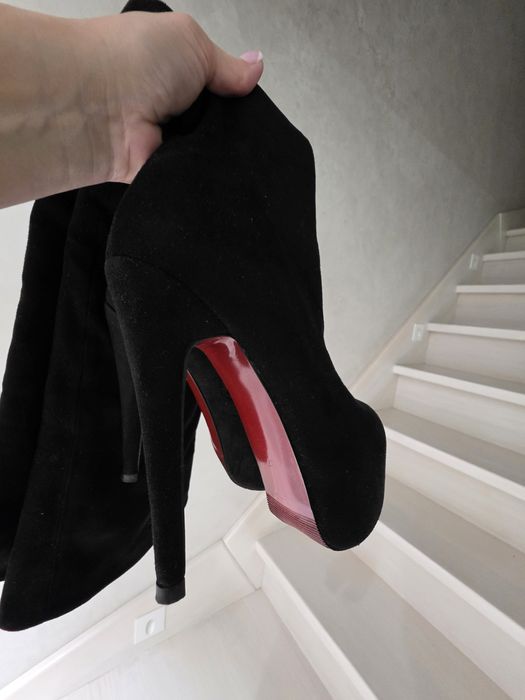 Замшеві ботфорди.