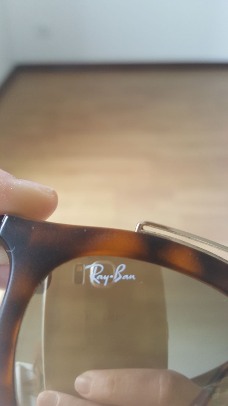 Óculos de marca Ray Ban