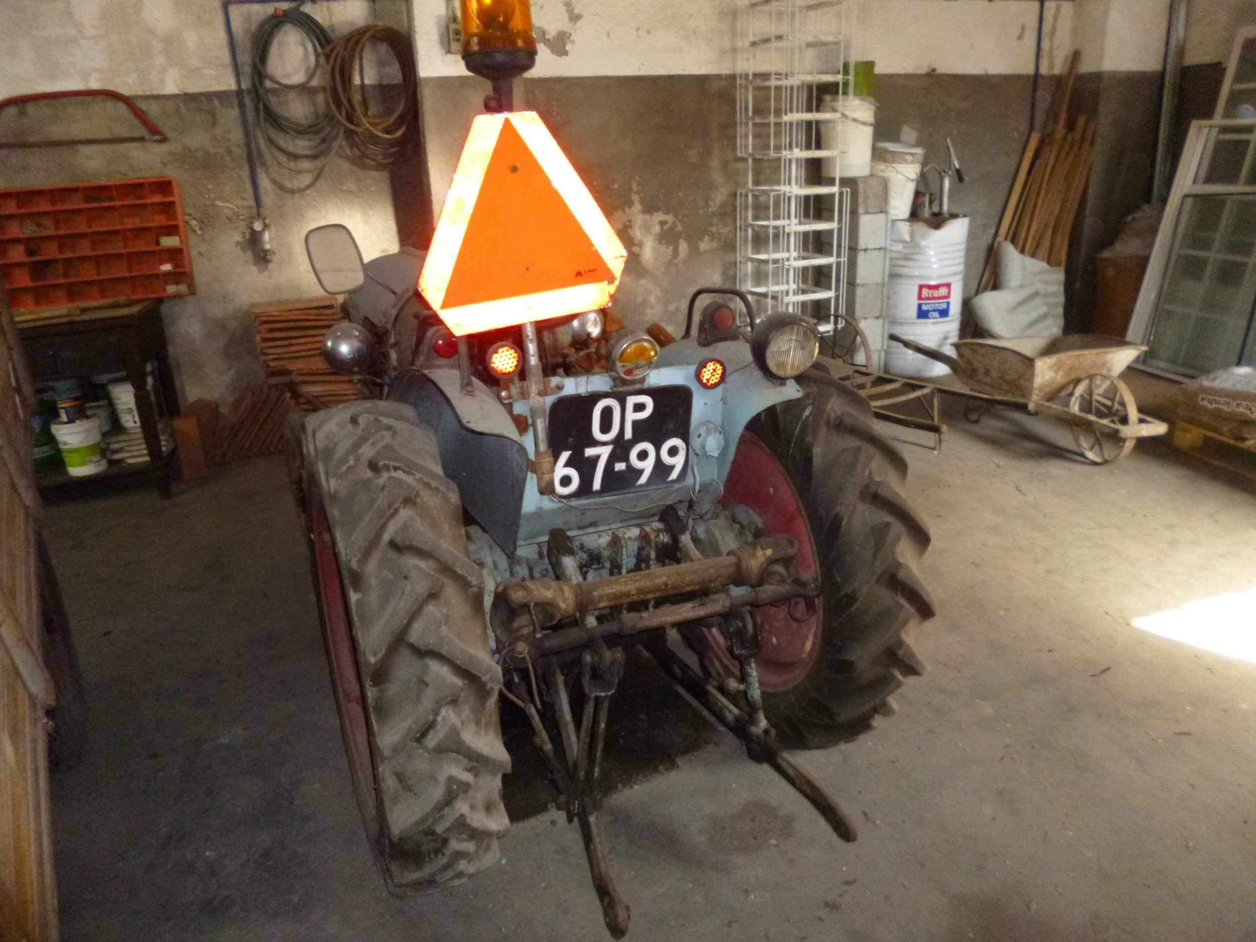 Trator agrícola ou vinhateiro