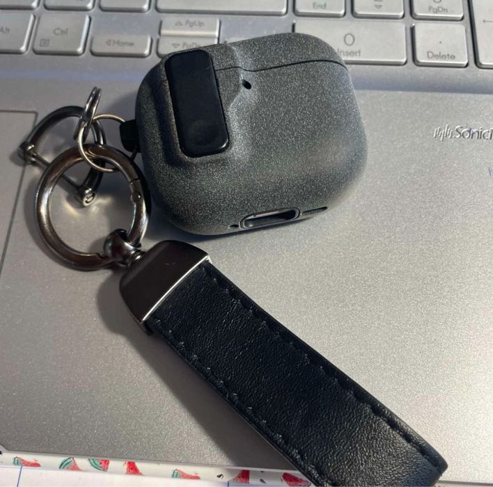 Чохол на AirPods 4 сірий з ремінцем