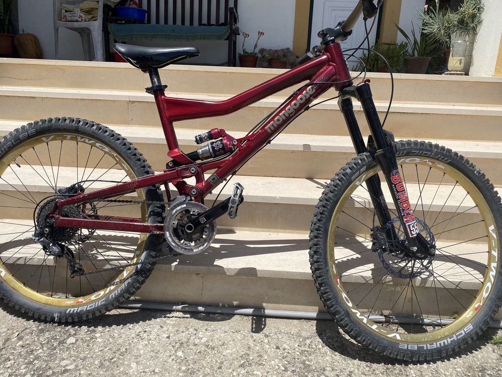 Vendo/ Troco Bicicleta enduro/downhill mongoose