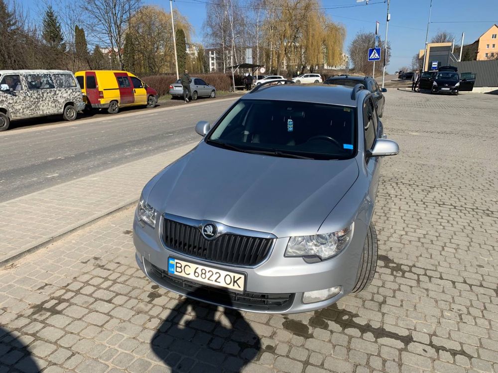 Автомобіль/Skoda/Superb/Універсал/авто