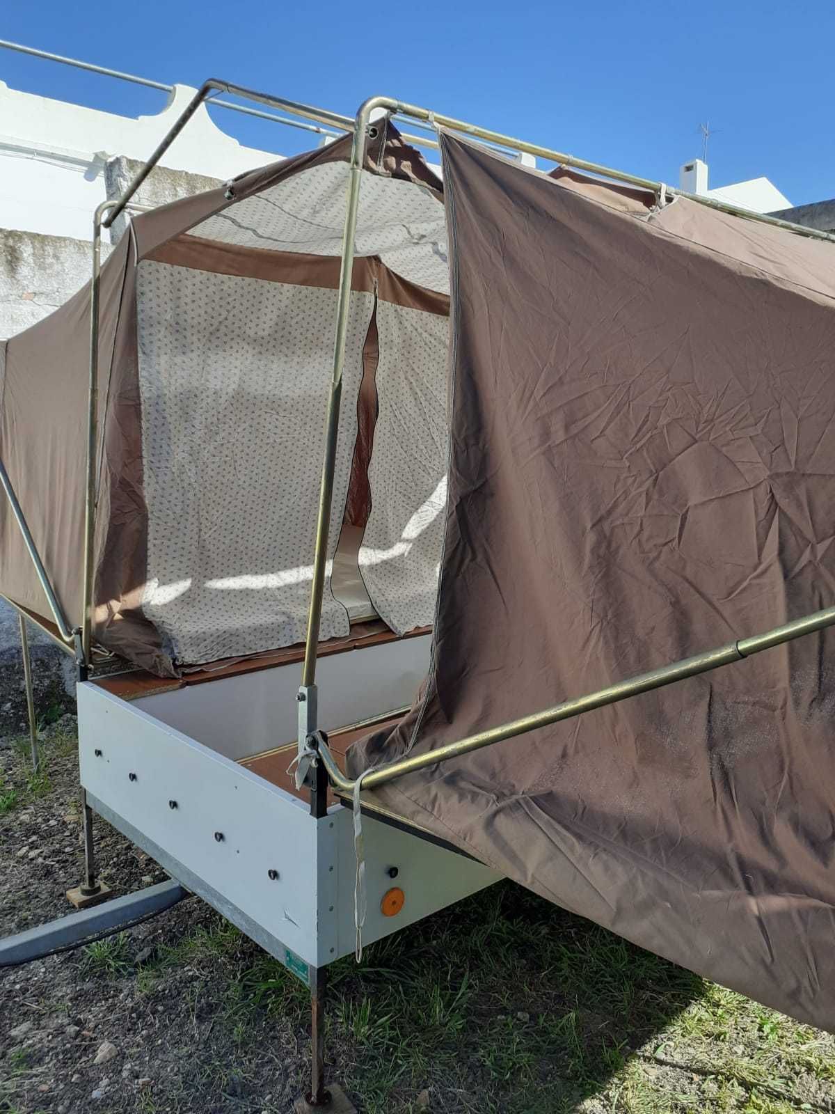 Aventura e Conforto em Qualquer Lugar - Conheça Nosso Atrelado Tenda!