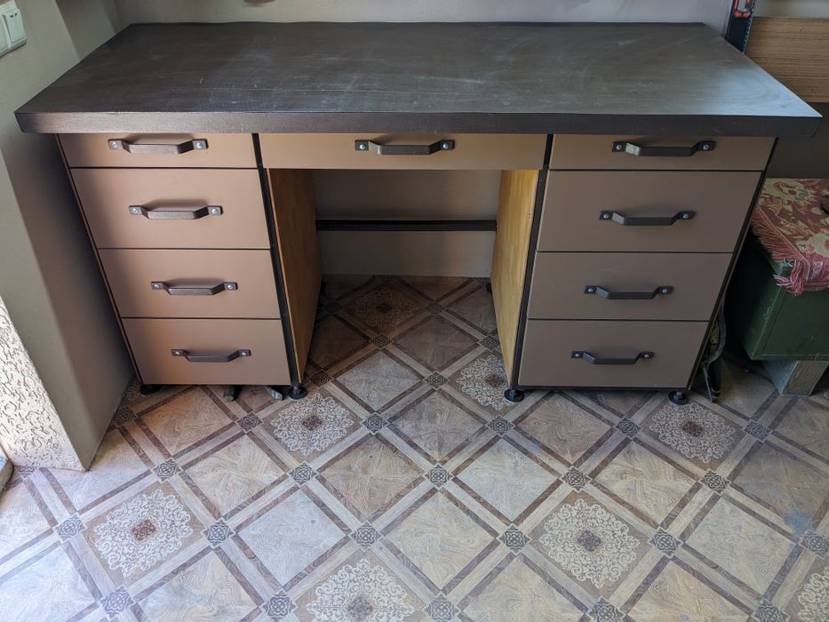 Верстак в гараж , стіл