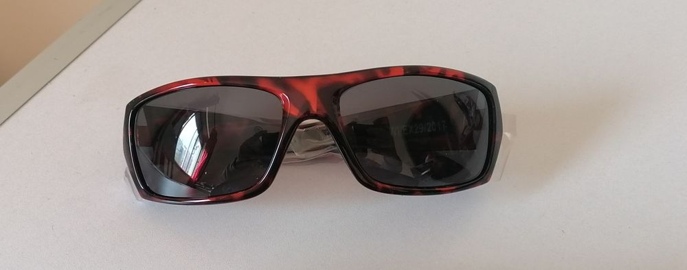 Óculos de sol castanhos