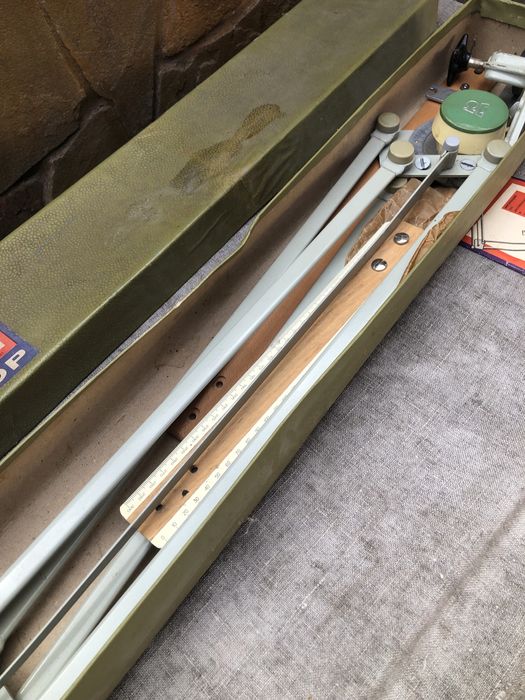 Чертежный набор . Конструктор . Кульман