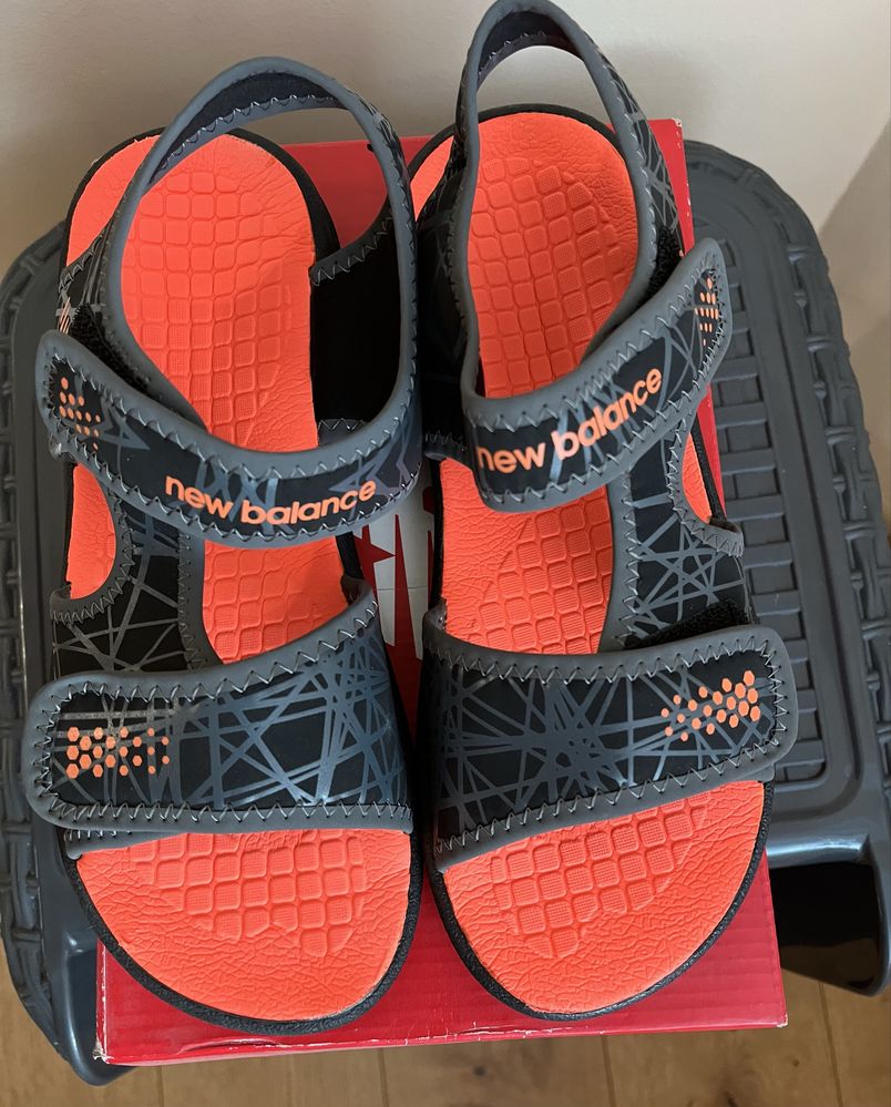 Dziecięce Sandały New Balance K2031BON roz. 38,5