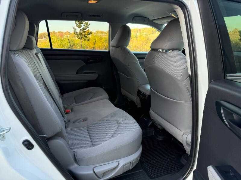 2021 Toyota Highlander LE