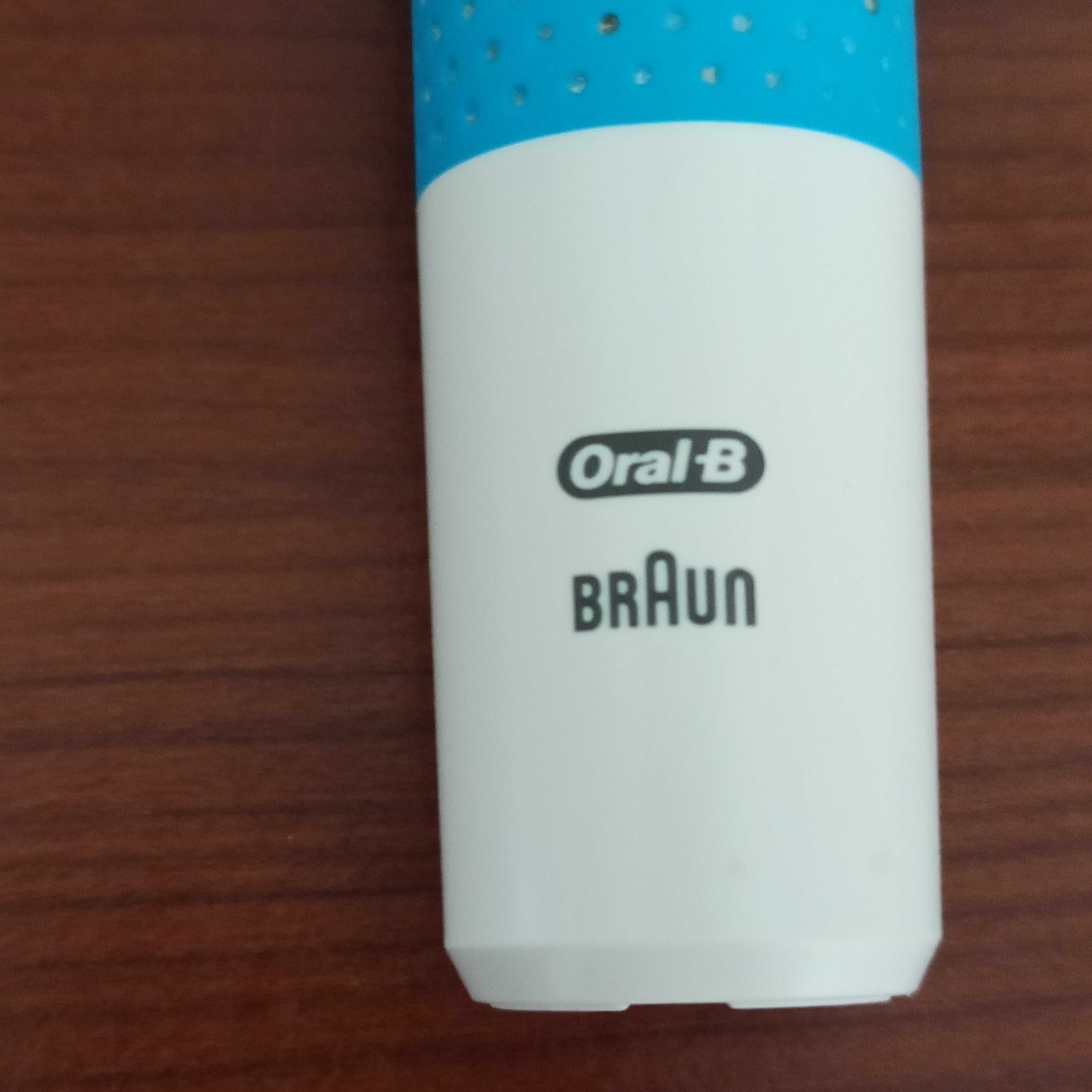 Электрическая зубная щетка Braun Oral-b