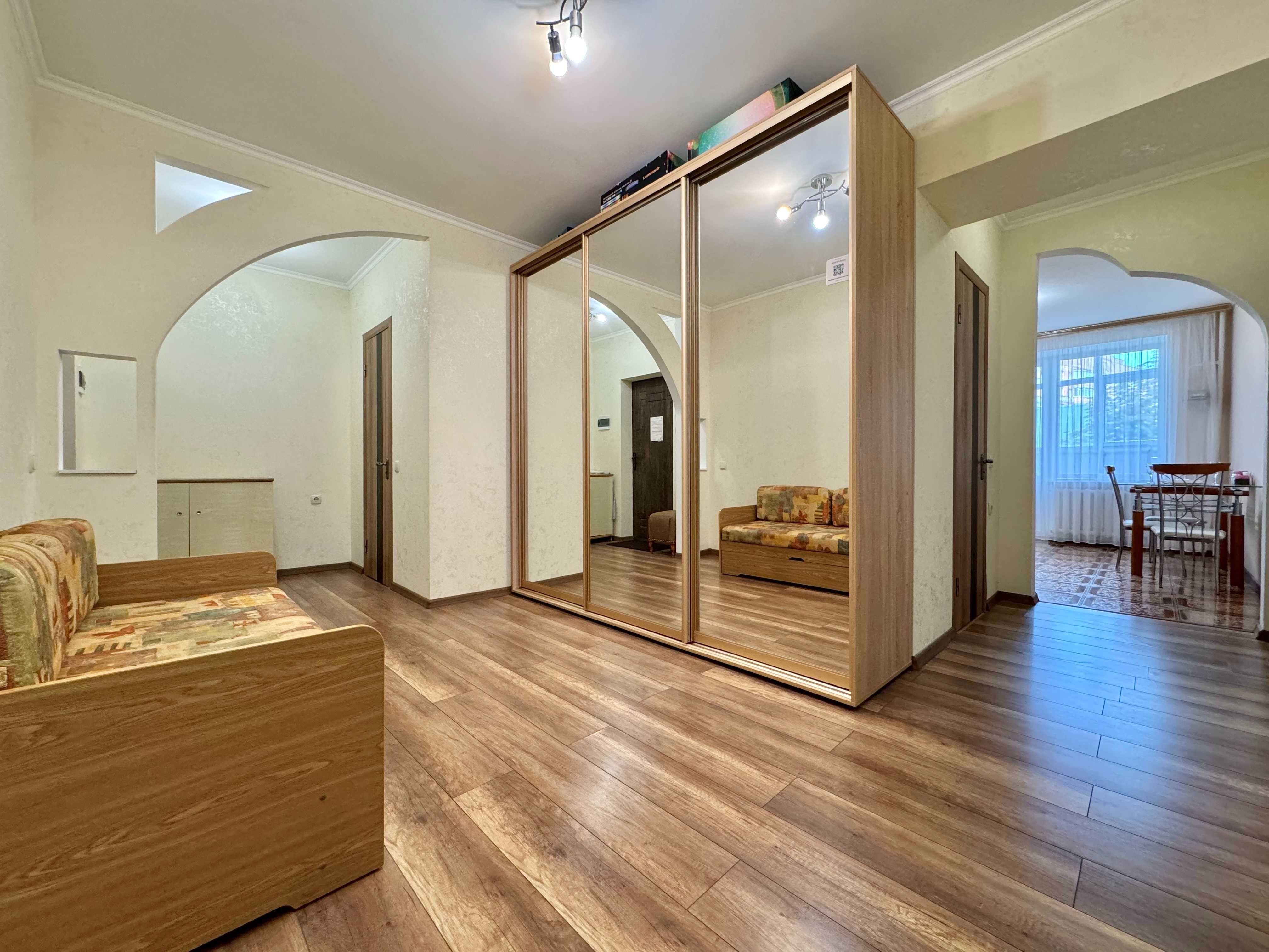 ApartPoltava 100кв м затишку в серці міста, центр, СВІТЛО ЗАВЖДИ