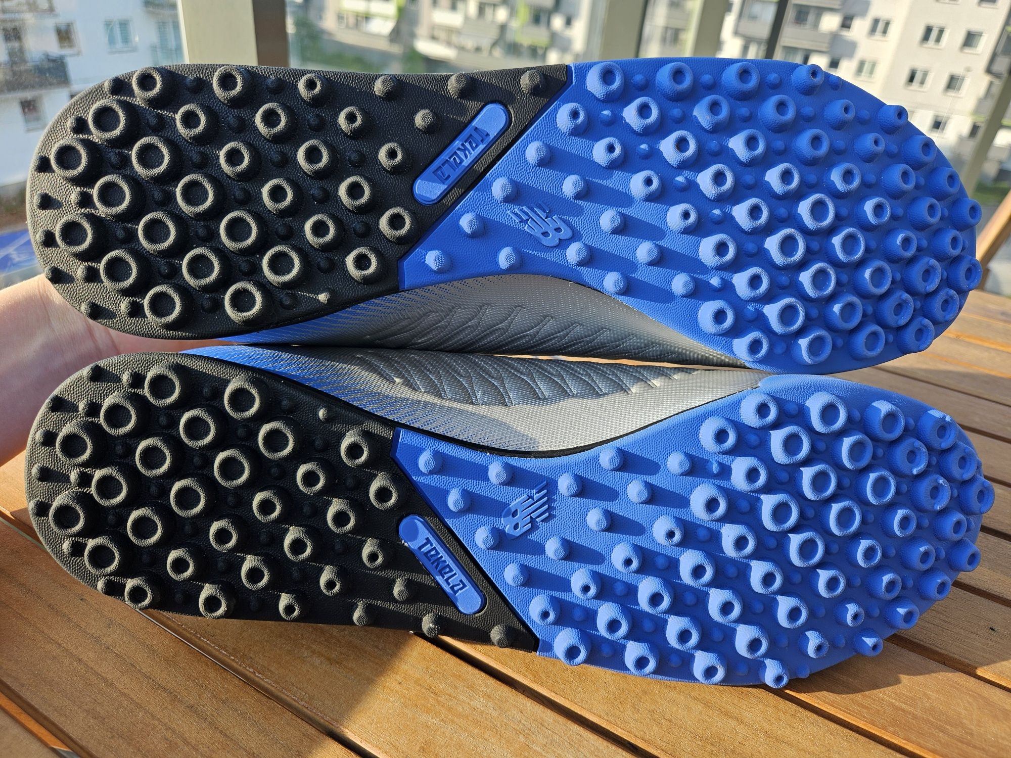 NOWE Buty piłkarskie turfy New Balance Tekela v4 srebrne
