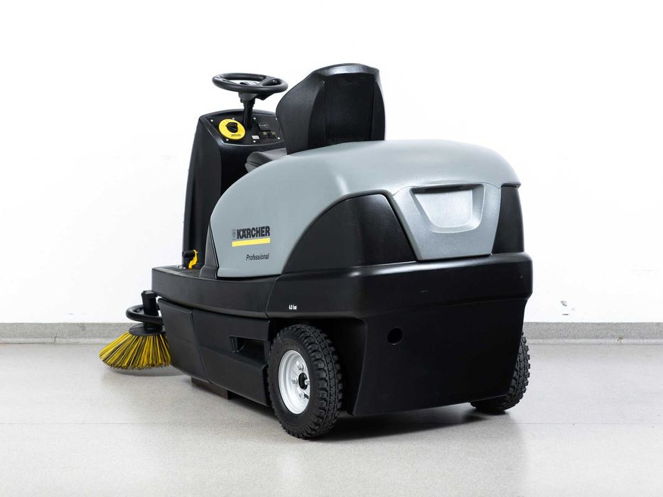 ZAMIATARKA KARCHER KM 100/100 R DIESEL 2010r 262h 10400m²/h 30000netto