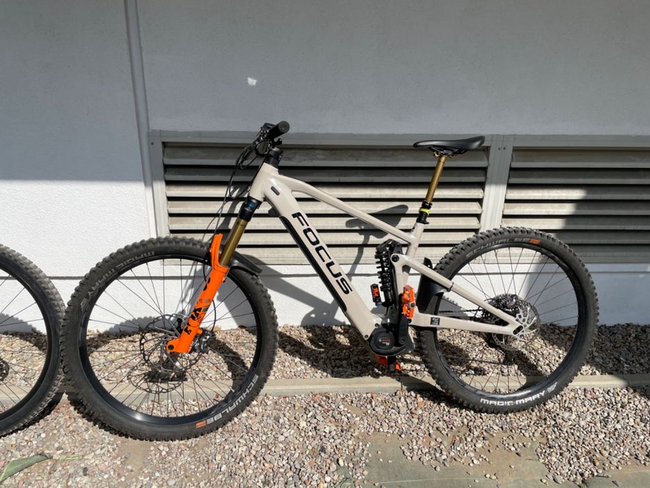 Rower elektryczny górski e-mtb Focus Sam 2 6.9 Fox 38 sam2 rozmiar L