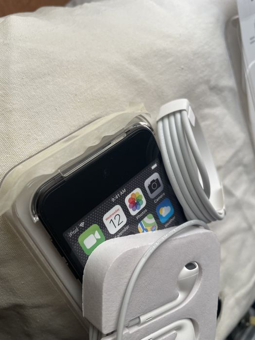 iPod touch 6 gen весь комплект любой цвет