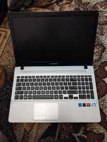 Laptop Samsung NP300 uszkodzony