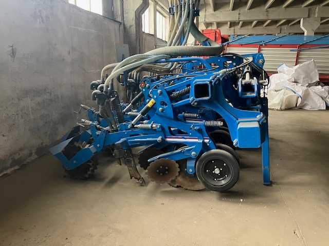 Strip-Till 8-rzędowy CARRE INRO + zbiornik MONOSEM, stan bardzo dobry