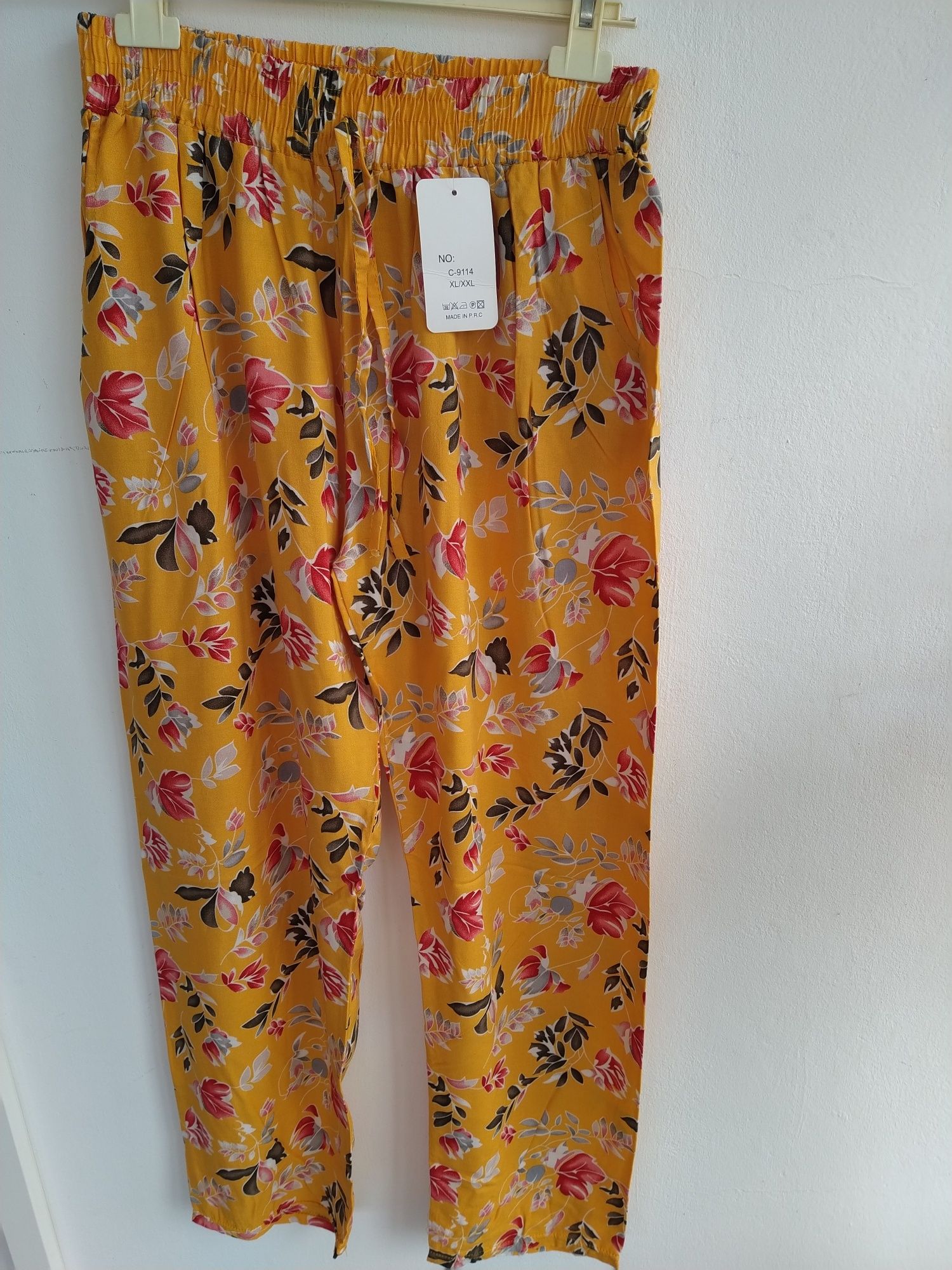 Calças floridas elegantes e alegres - Tamanho XL/XXL - Novas!