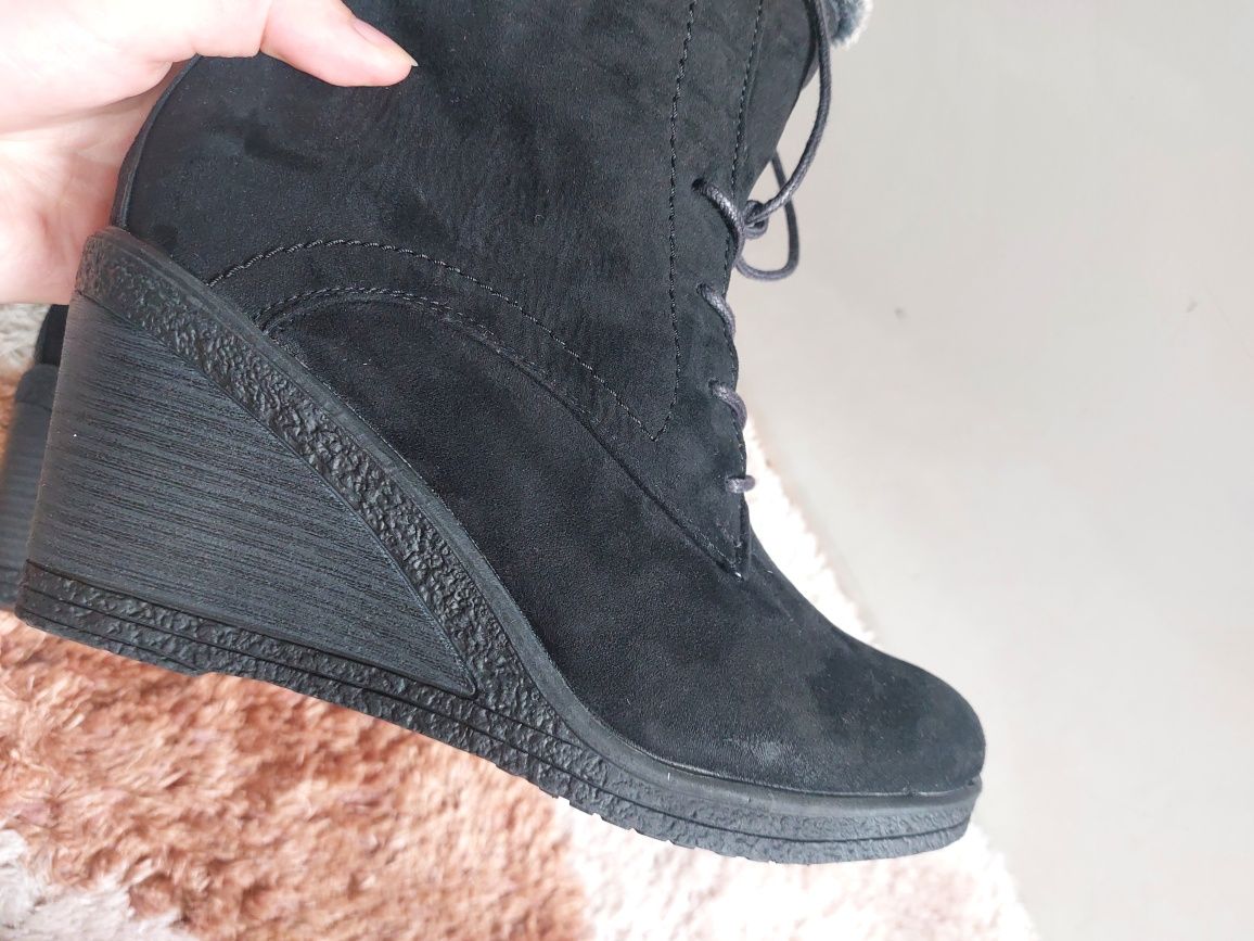 Buty zimowe na koturnie