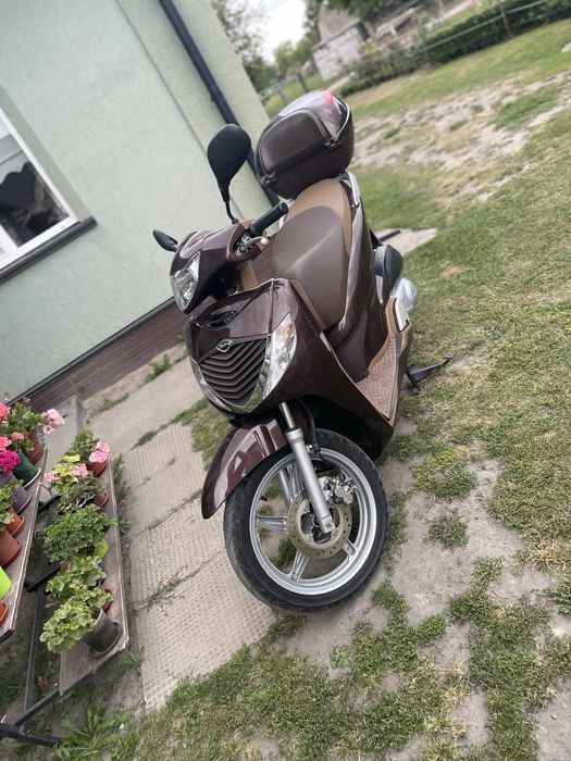 Скутер Honda sh125