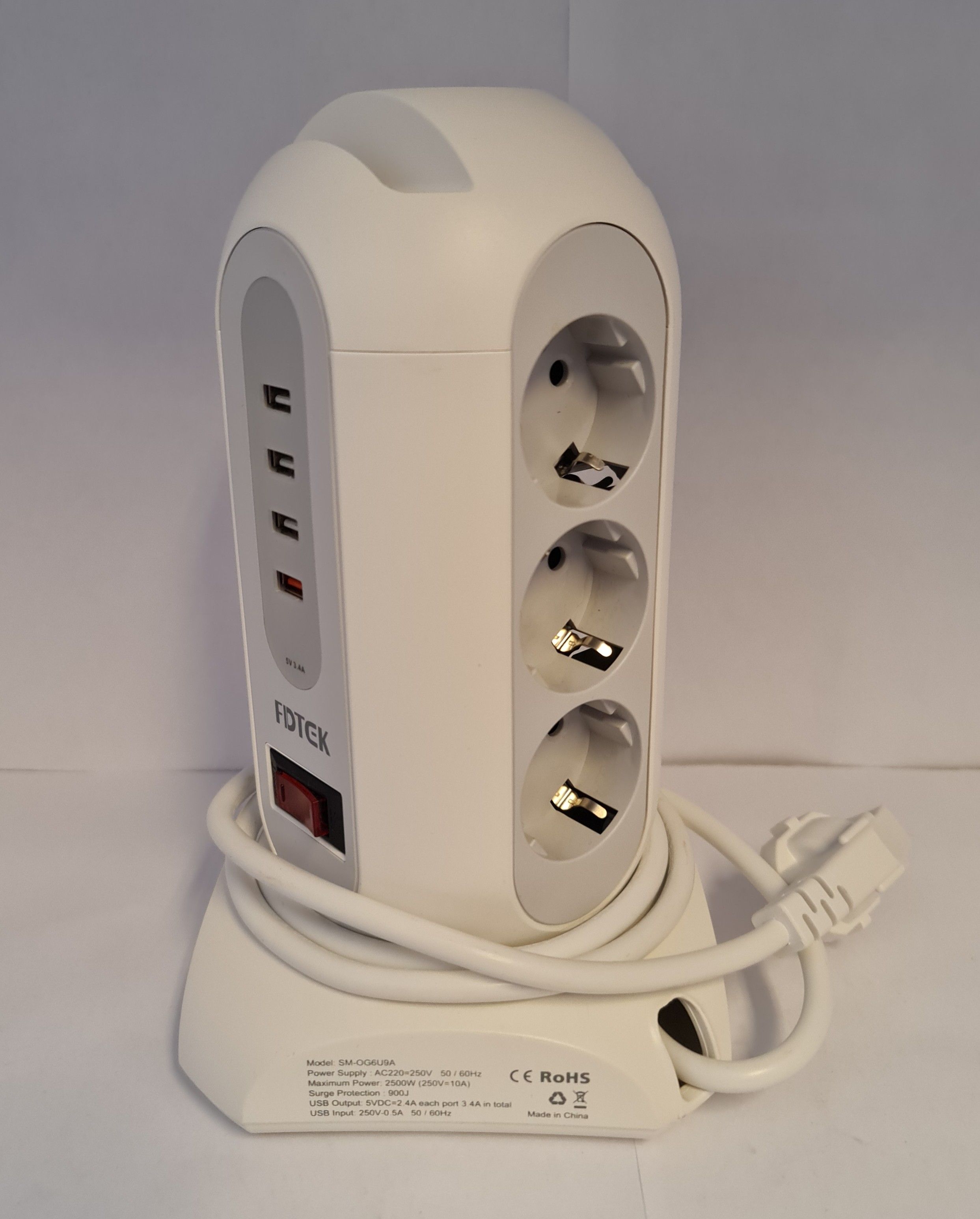 FDTEK Listwa zasilająca. 3 gniazdka 230V, 4xUSB