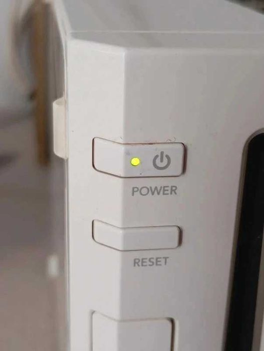 Wii branca com alimentador uk