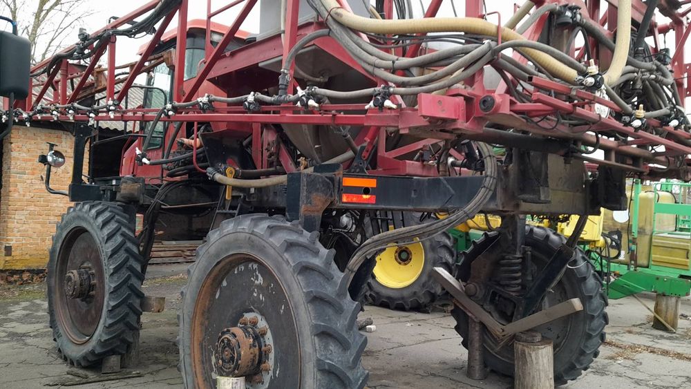 Самохідний оприскувач CASE 3185