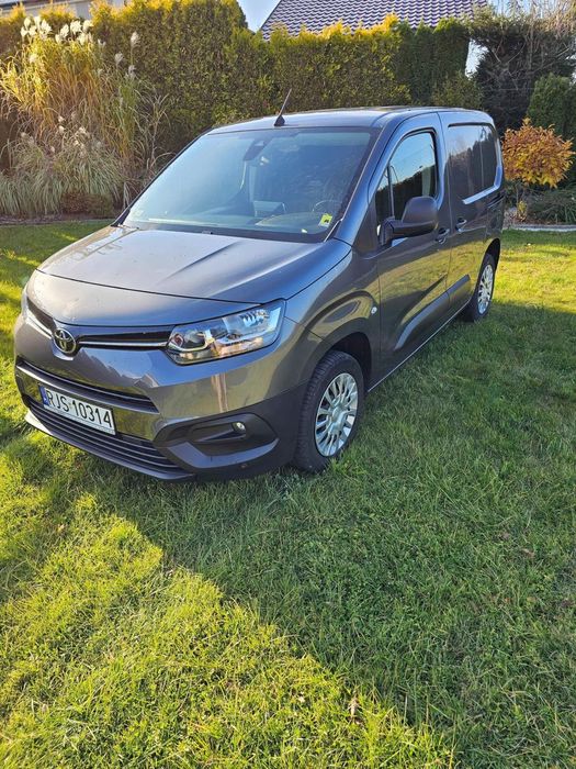 Toyota ProAce City Furgon  Toyota ProAce City Furgon bogata wersja