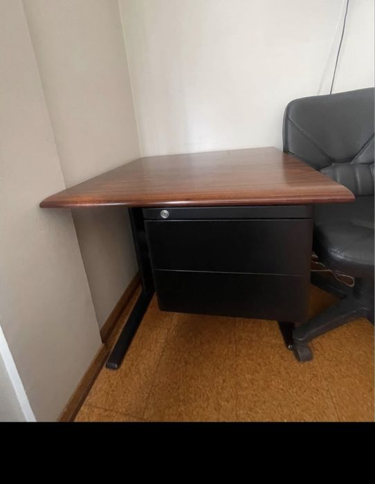 Secretária + Cadeira