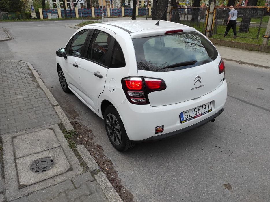 wynajem wypożyczalnia samochodów