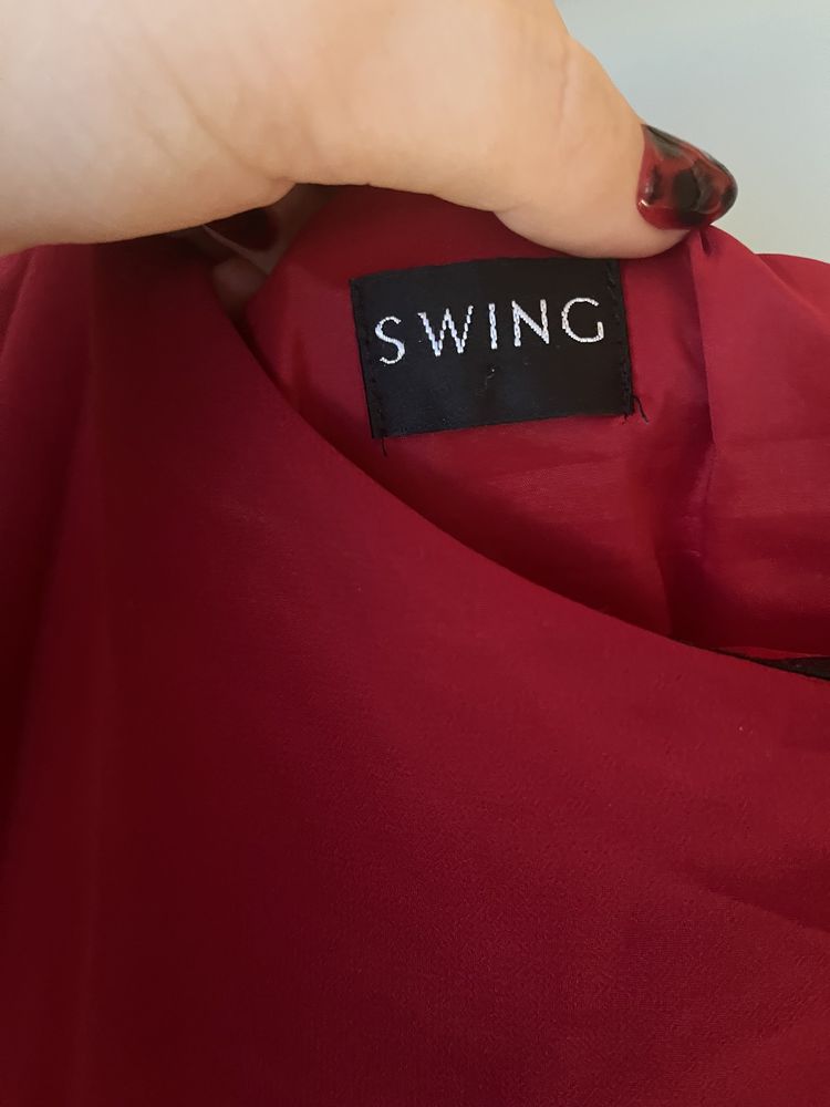 Bordowa sukienka Swing na jedno ramię