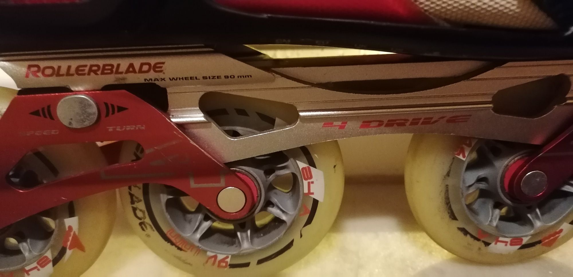 Patins em linha em bom estado