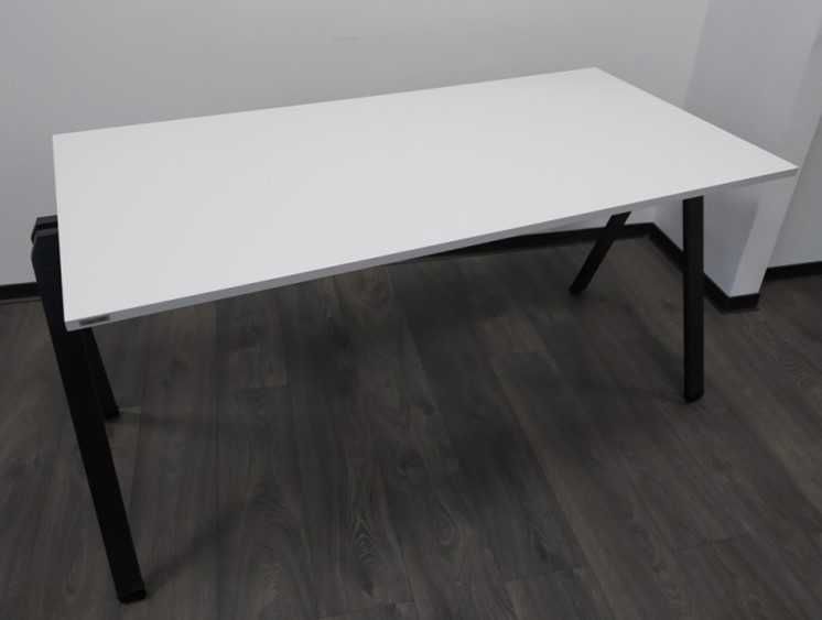 Yuno, стіл для конференцій