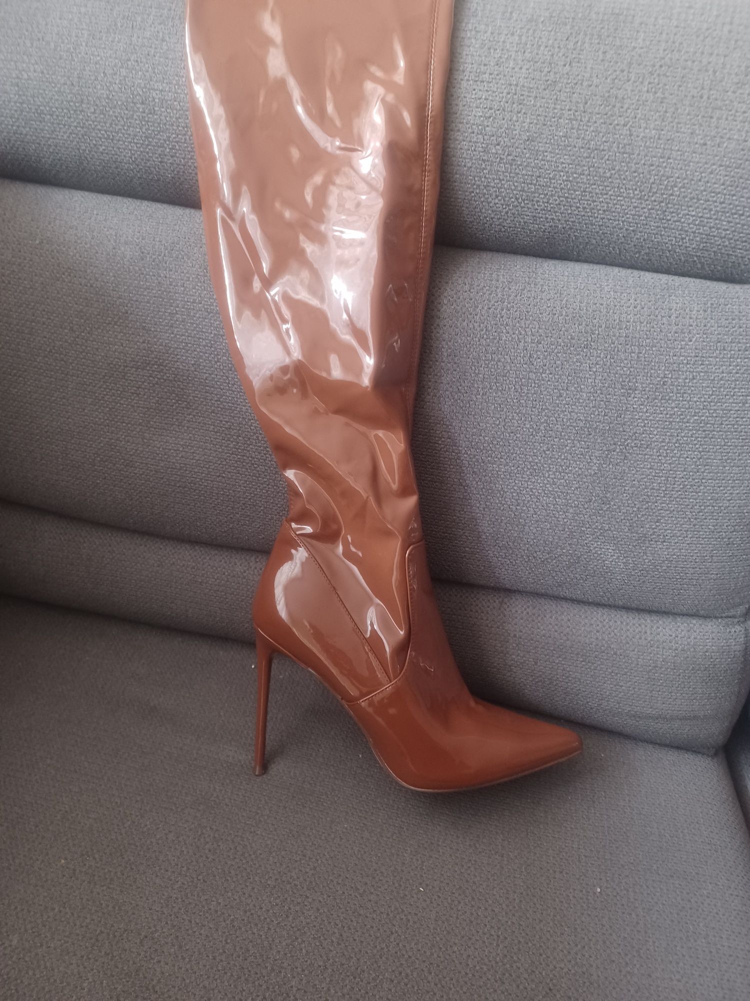 Kozaki muszkieterki lakierowane Steve Madden