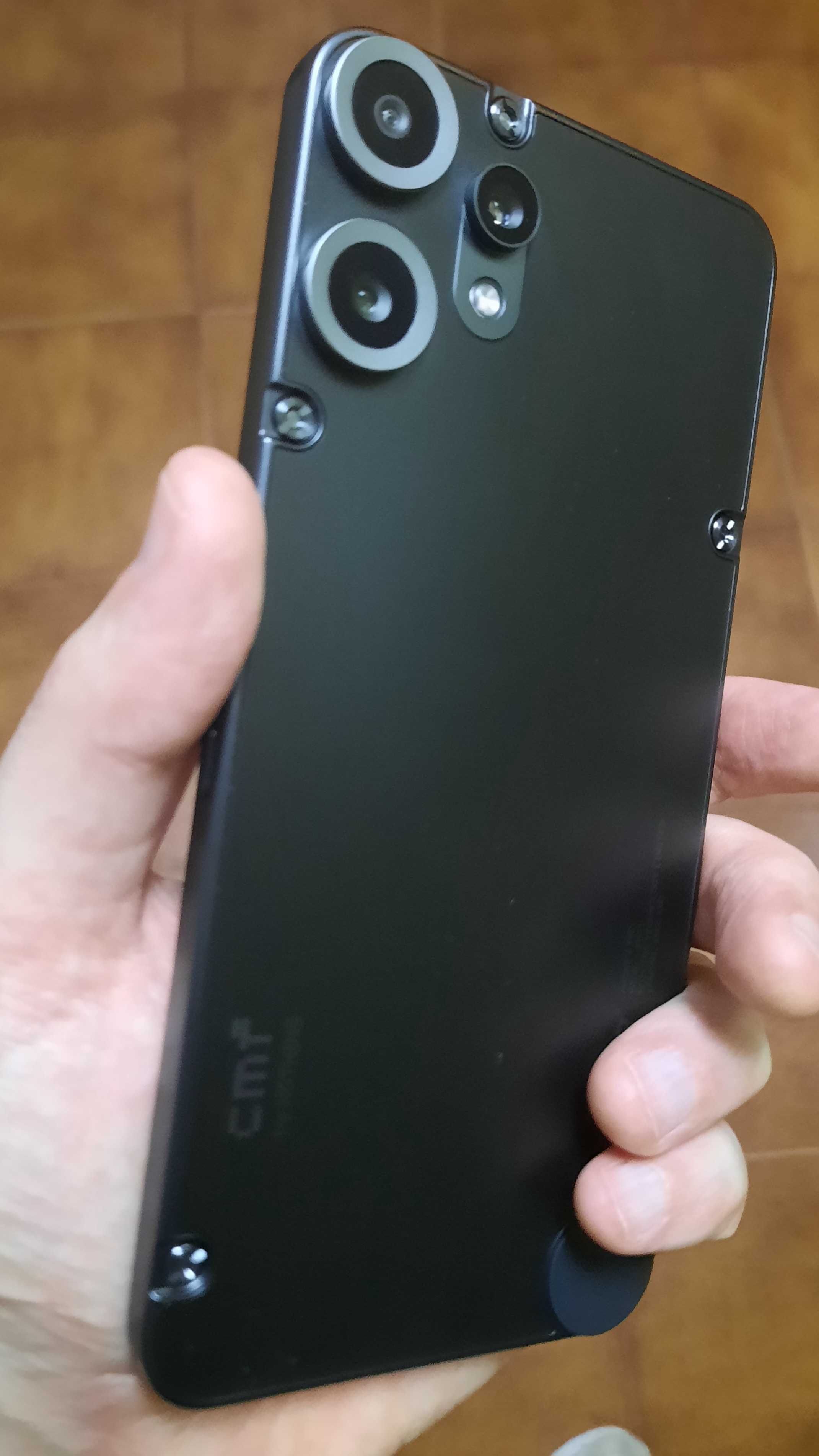 CMF Phone 2 Pro praticamente novo