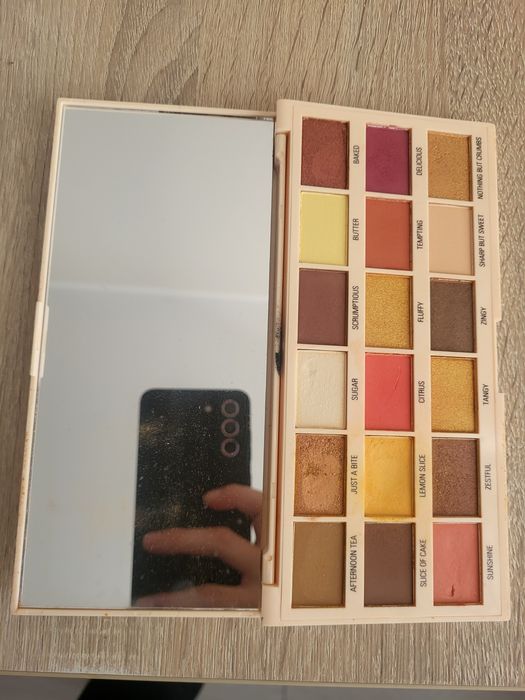 Zestaw 6 paletek Makeup Revolution