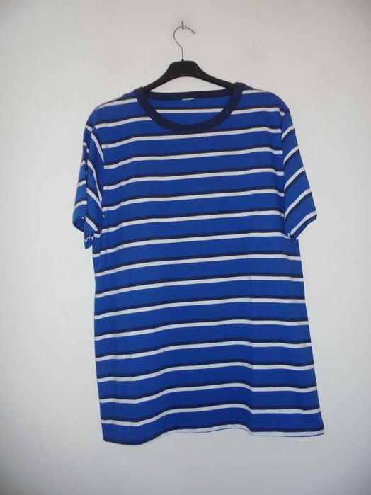 T-shirt de homem as riscas linda