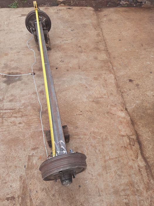 Ось для прицепа с тормозами