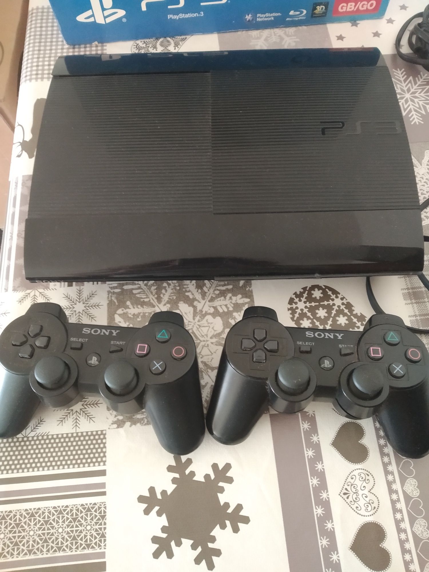 Saldos novo preço - PlayStation 3 + 2 comandos