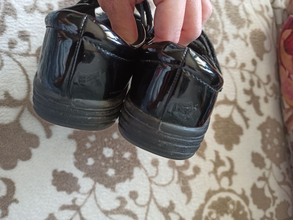 Czarne buty lakierki baleriny rozmiar 32