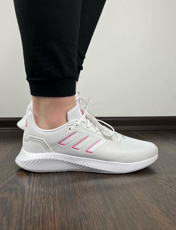 Жіночі кросівки Adidas Runfalcon