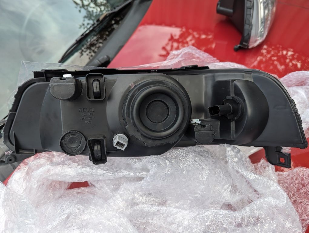 Фара VW Volkswagen Pointer Пойнтер оптика