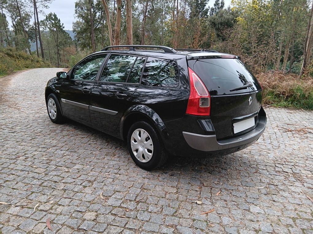 Luxo e conforto para toda famila em um carro em excelente  estado