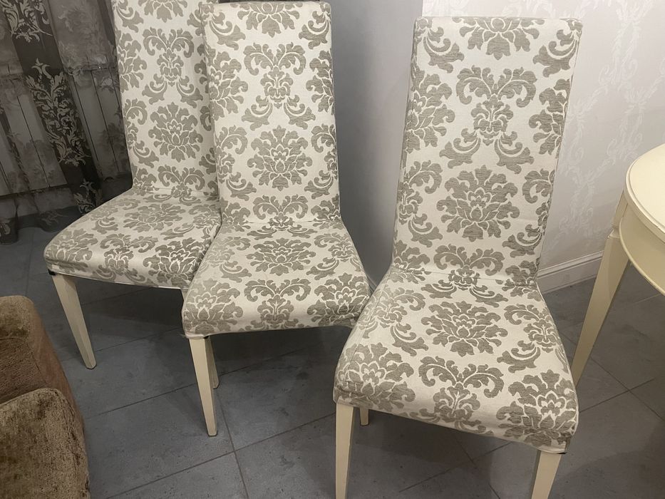 Стол и стулья б/у