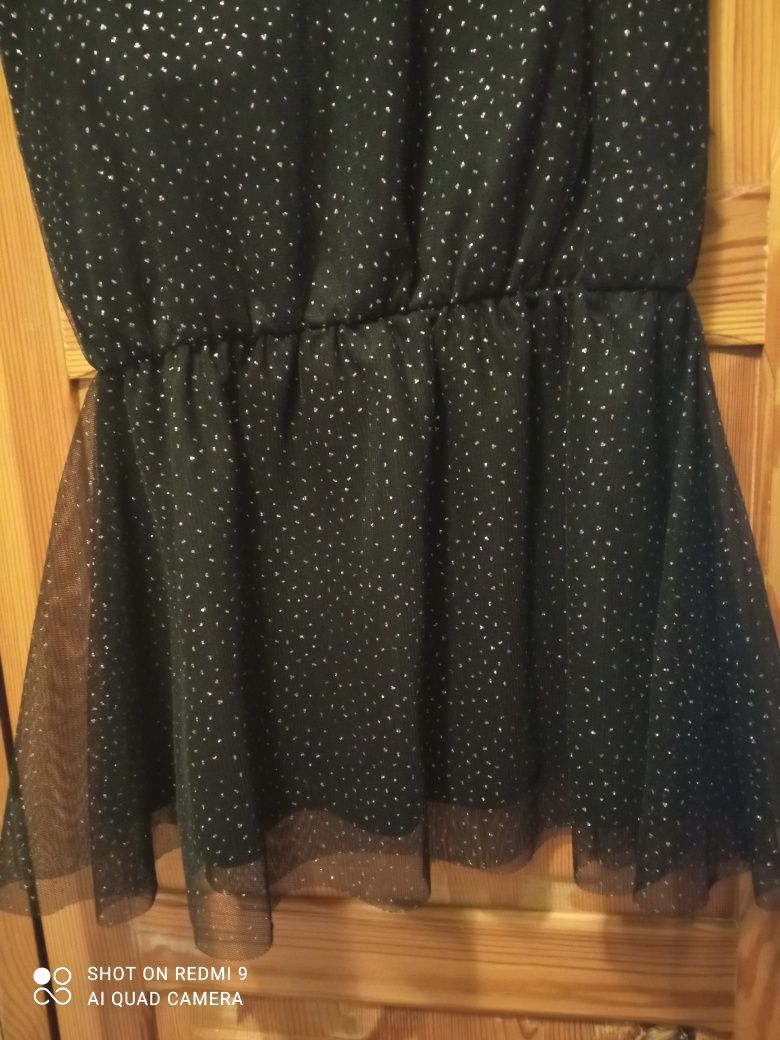 Sukienka czarna w brokatowe kropeczki 104
